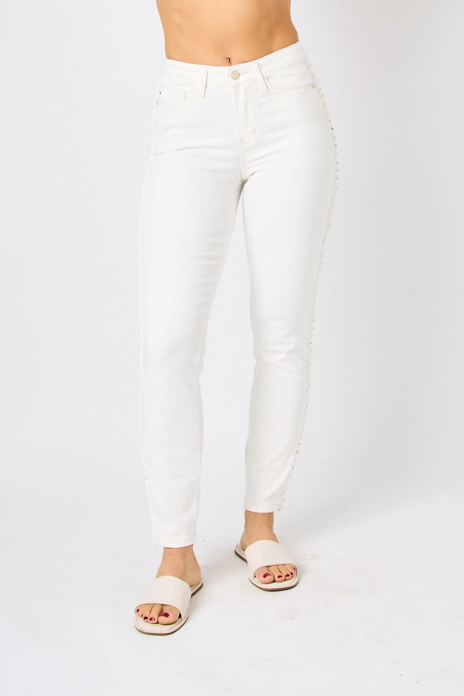 Judy Blue Mid Rise Braided Detail White Relaxed Fit Denim 88782